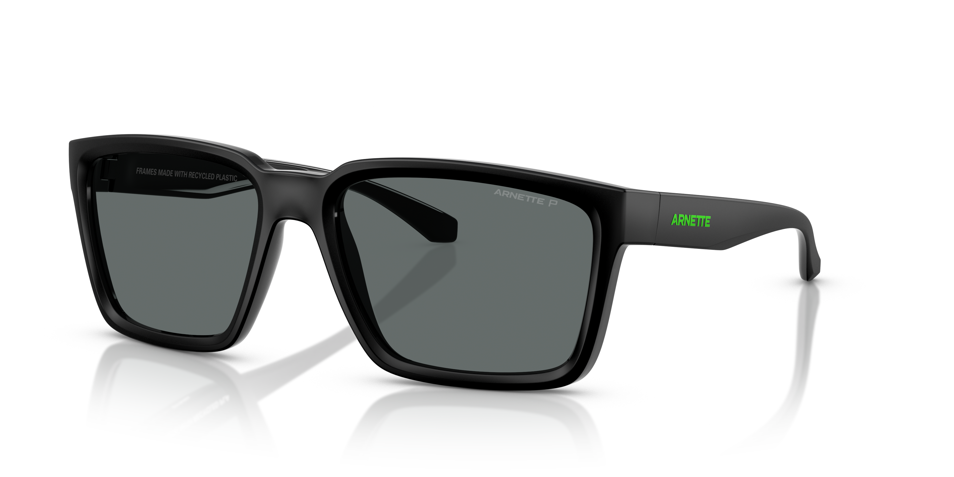 AN4346 Black Matte Top & Shiny KunststofSunglass Frames van B24, Hoekweergave