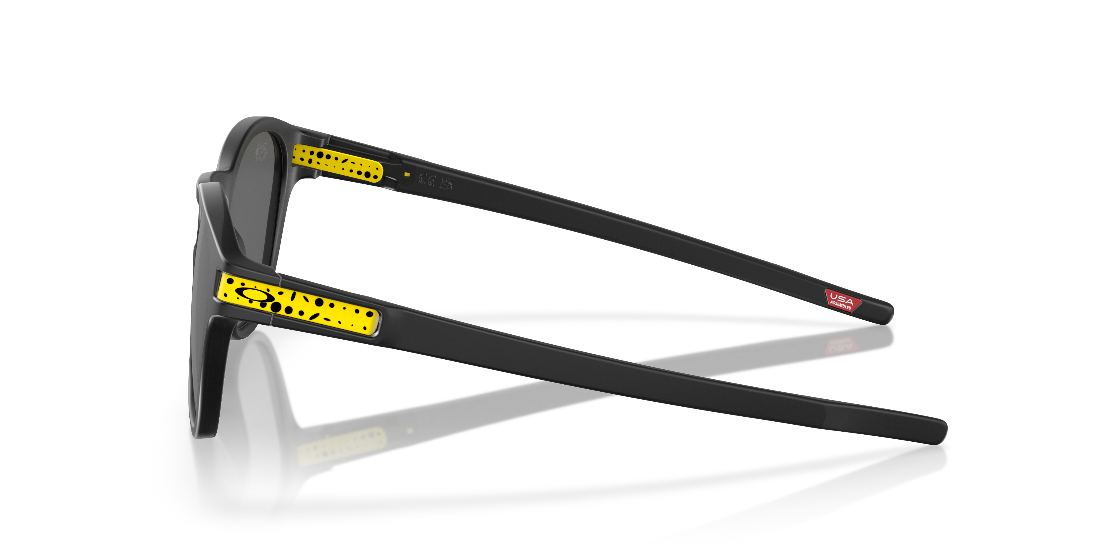 2024 Tour De France™ Latch™ Mat inktzwart KunststofSunglass Frames van B24, Zijaanzicht