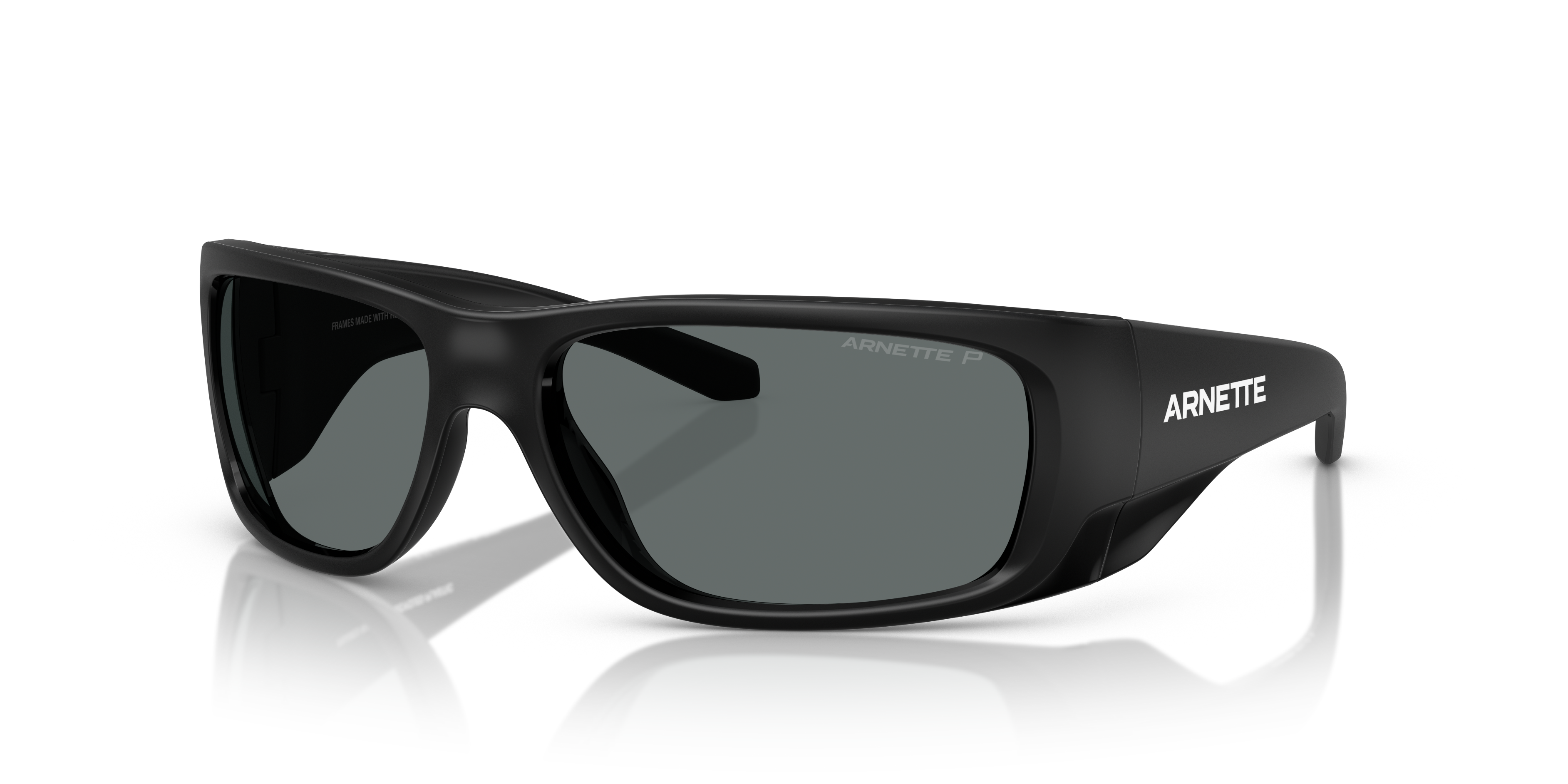 AN4345 Black Matte Top & Shiny KunststofSunglass Frames van B24, Hoekweergave