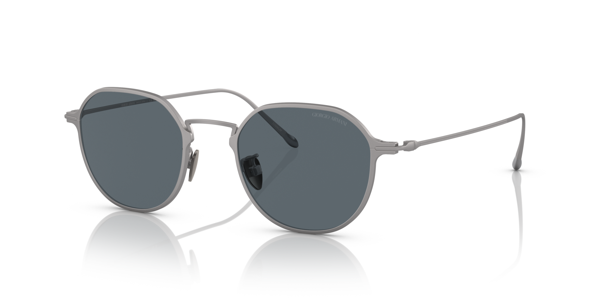 AR6138T Mat Staalgrijs TitaanSunglass Frames van B24, Hoekweergave